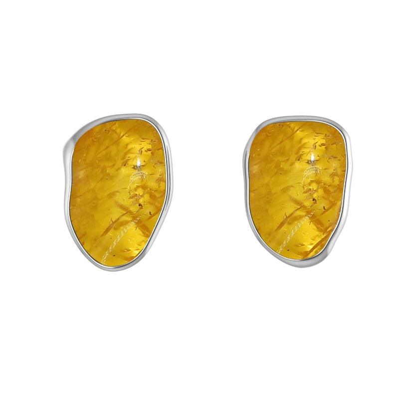 Amber_Stud_0002_2