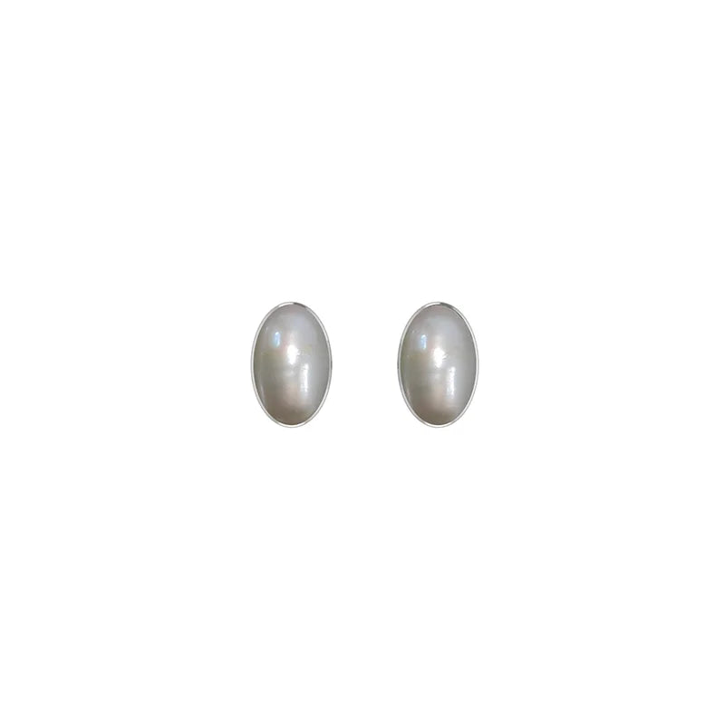 pearl earrings 