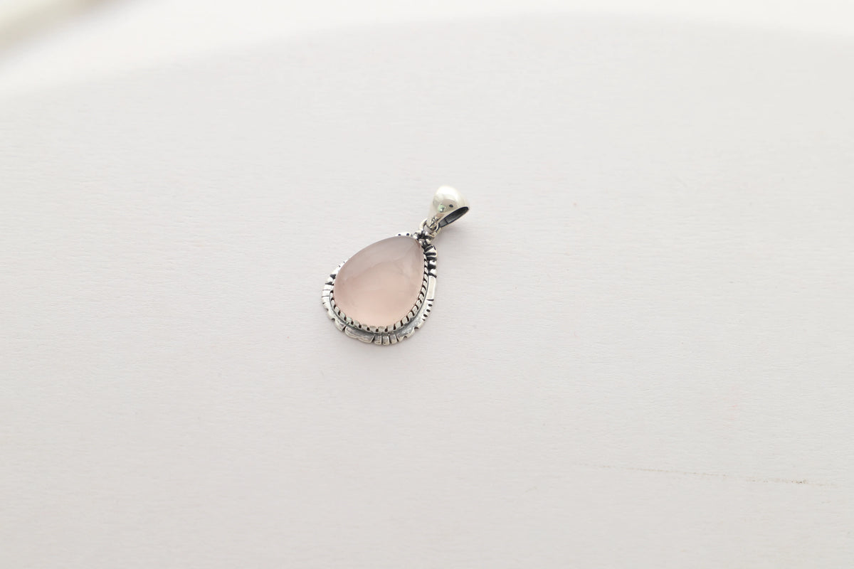 rose quartz pendant