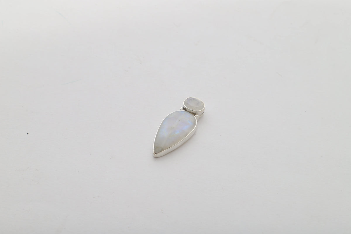 rainbow moonstone pendant