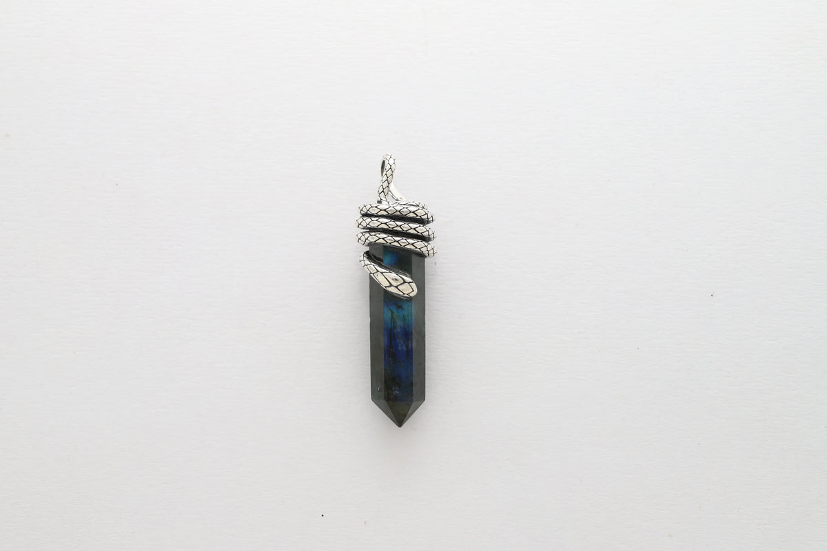 labradorite pendant