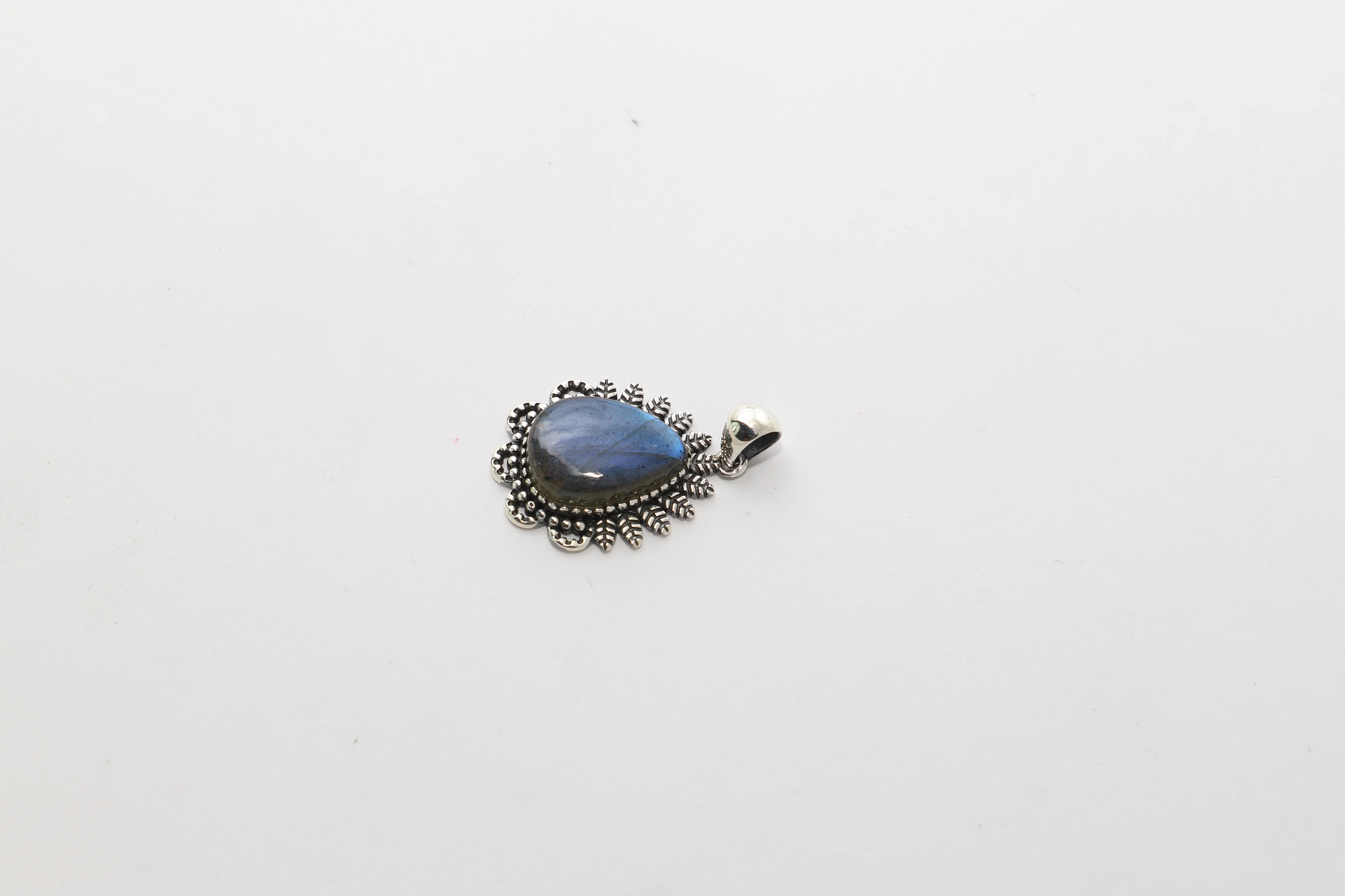 labradorite pendant