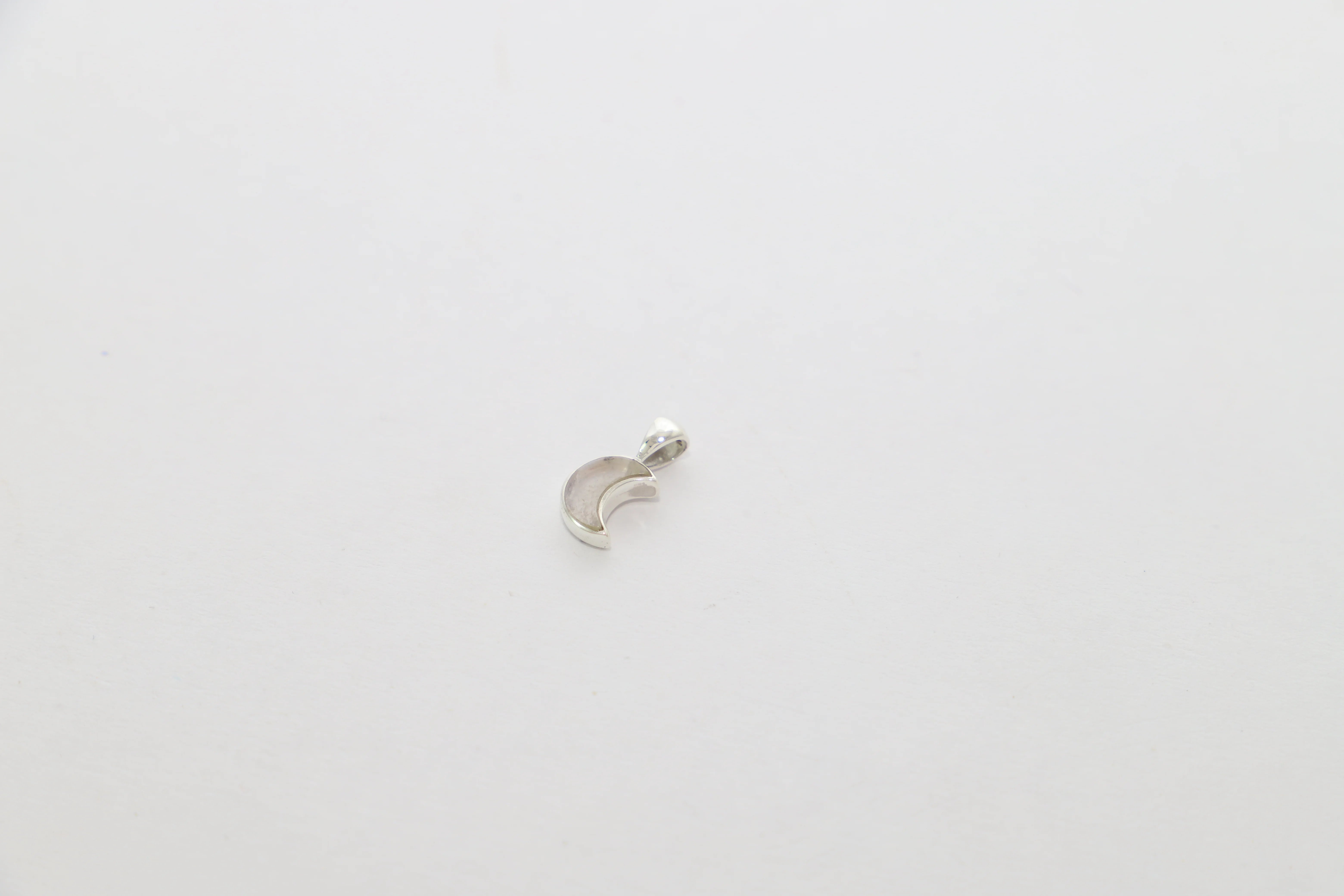 rainbow moonstone pendant