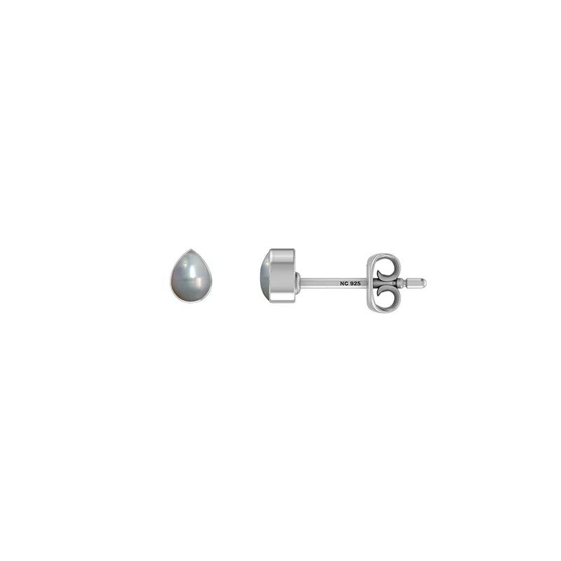pearl earrings 