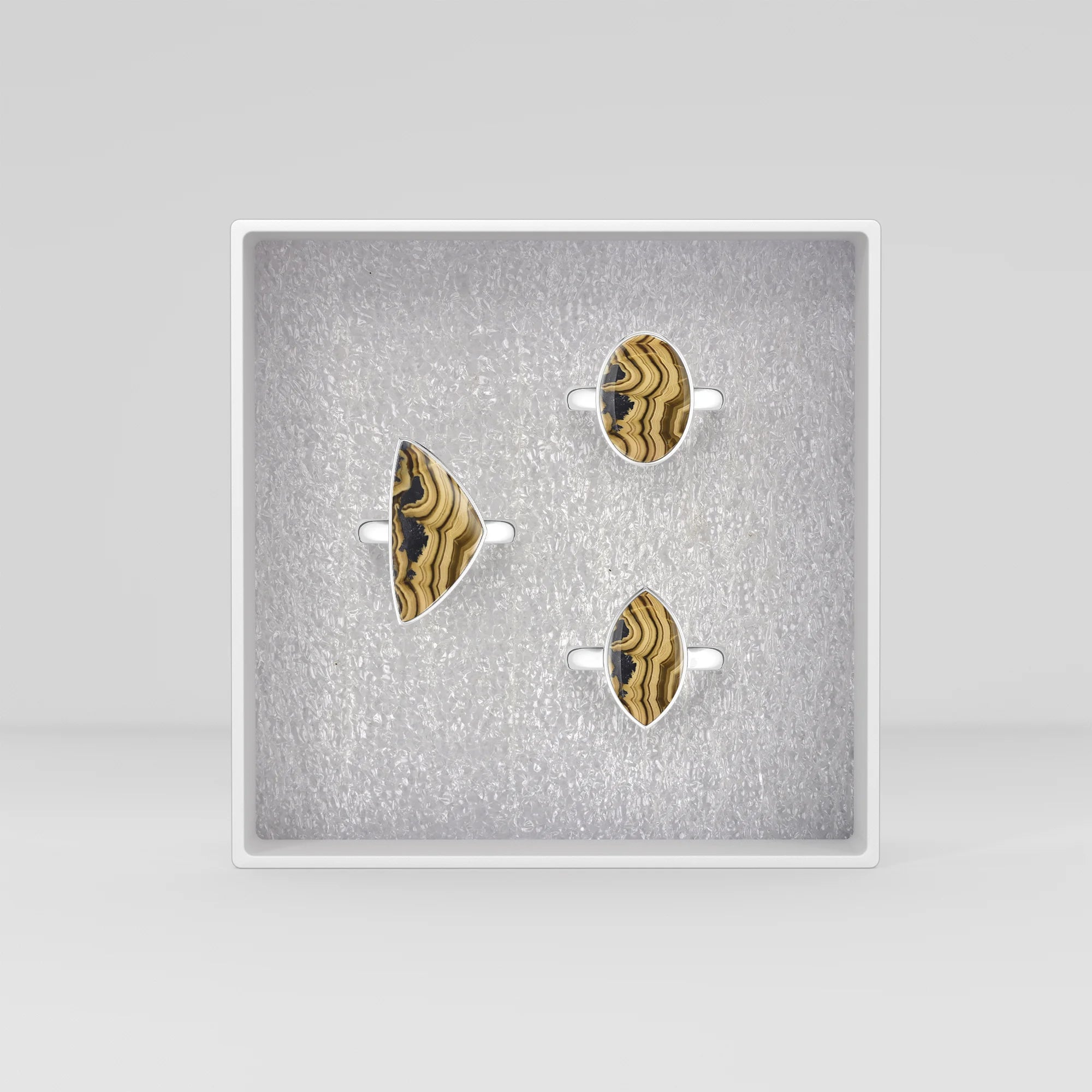 schalenblende bezel-set ring